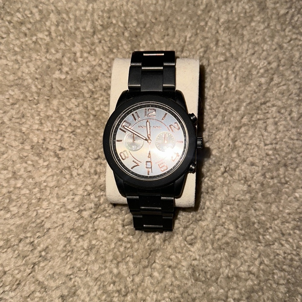 Michael Kors watch - Picture 1 of 1